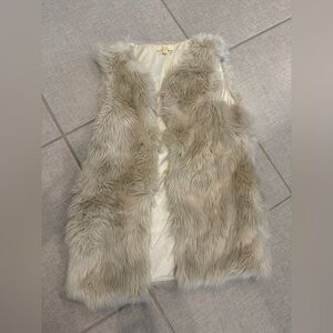 Faux fur vest size small cream EUC